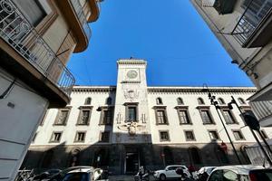 4 LOCALI A NAPOLI