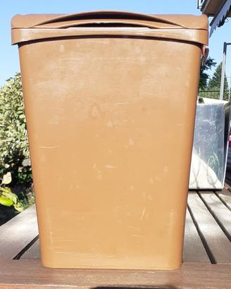 piccolo contenitore per raccolta differenziata