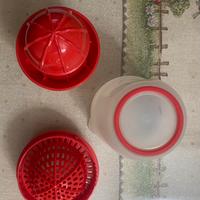 Spremiagrumi nuovo Tupperware rosso con tappo500ml