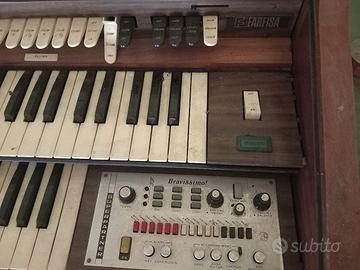 organo Farfisa Superpartner
