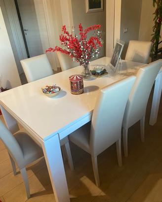 tavolo di legno massello