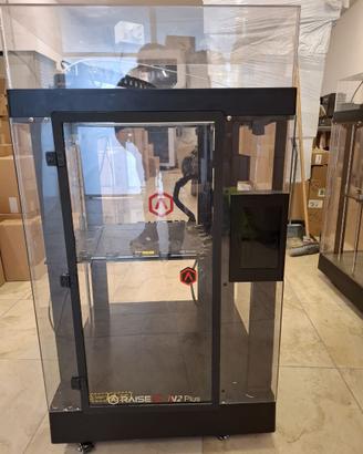 La stampante a filamento Raise3D N2 rappresenta la
