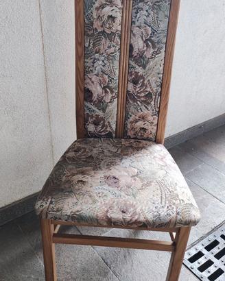 Sedie classiche in legno e tessuto