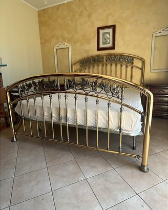 Letto matrimoniale 160x190 in ferro battuto e otto