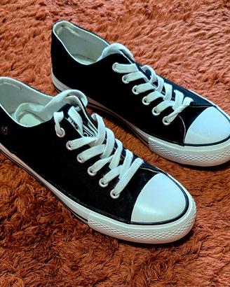 scarpe Wampum numero 38 colore nero e bianco 