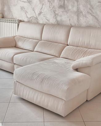 Divano alcantara  con chaise longue 