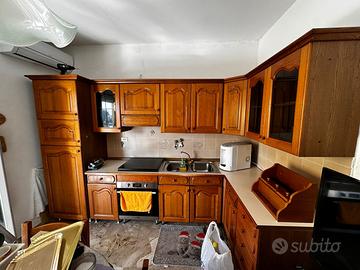 Cucina in lwgno massello angolare