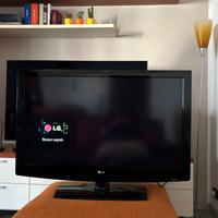 Televisore LG Modello "42LF2500"