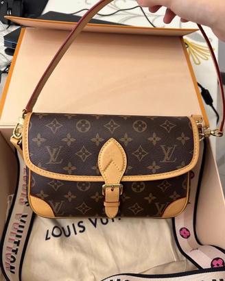 🥖Guarda questa nuovissima borsa baguette LV⭐