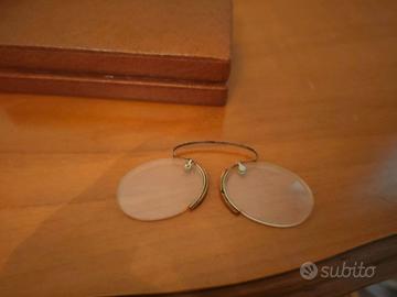 Occhiali pince-nez con custodia