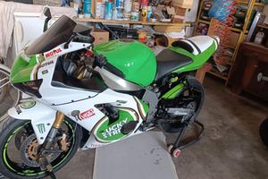 MOTO KAWASAKI NINJA 636