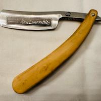 Rasoio a mano libera artigianale