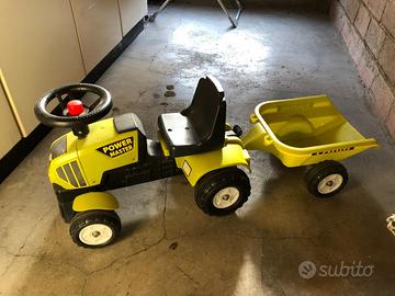 Trattorino con carretto per bambini