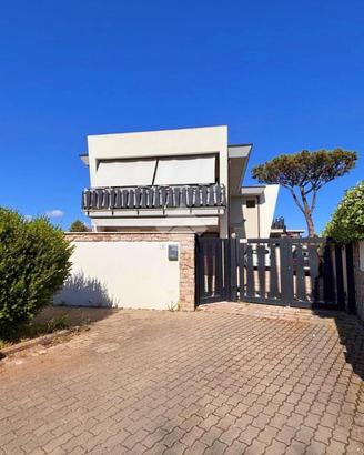 PORZIONE DI TRIFAMILIARE A ANZIO