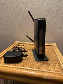 Router Netgear N300 DGN2200