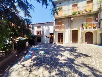 Appartamento di 240 m² con 5 locali a Atessa