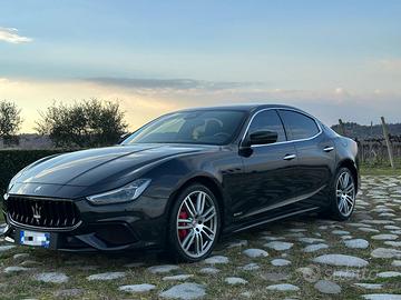 MASERATI GHIBLI  2.0 Mhew Grandport 330cv