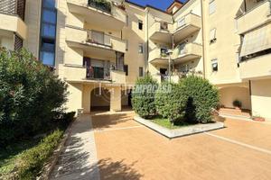 Bilocale con cantina e posto auto zona Bracciano d