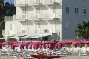 Beach 35 Appartamenti fronte mare con piscina