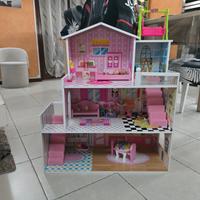 casa in legno bambole