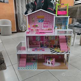 casa in legno bambole
