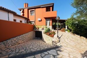 PORZIONE DI TRIFAMILIARE A MONTALTO DI CASTRO