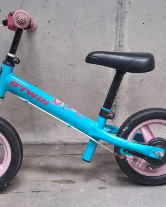 Balance bike b-twin
