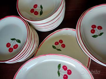 Set da tavola in ceramica bianca