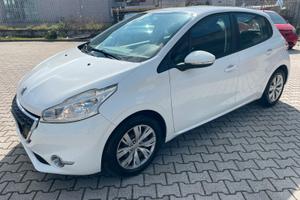 Peugeot 208 1.2 benzina