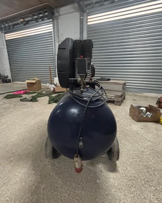 compressore cecato 4cavalli 270litri a 380 volt