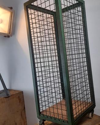 Carrello industriale in metallo
