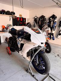 R1 2023 pronto pista