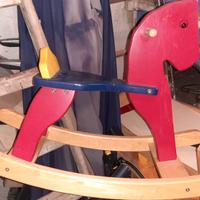 
cavallo a dondolo in legno bambino bambina monte