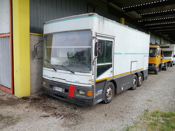 Camion negozio iveco daily