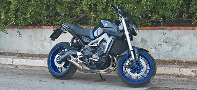 moto Yamaha mt 09 con soli 20000 km tagliandata