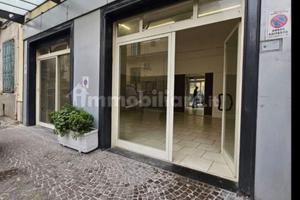 Vendita locale commerciale ristrutturato