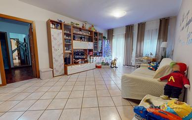 Luminoso appartamento con ampio garage