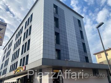 PIOVE DI SACCO - UFFICIO DI MQ 120 SU CEN