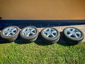 Gomme invernali con cerchio in lega 