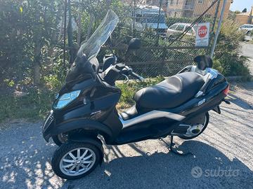 TRE RUOTE PIAGGIO MP3 PATENTE B GENOVA