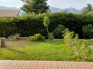 Immobile immerso nel verde