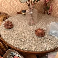 tavolo rotondo in legno con marmo