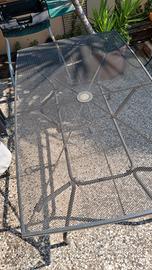 tavolo da giardino in metallo. 147x80