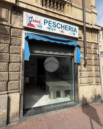 NEGOZIO A GENOVA