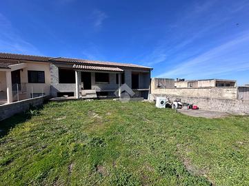 VILLA A SCHIERA A OSSI