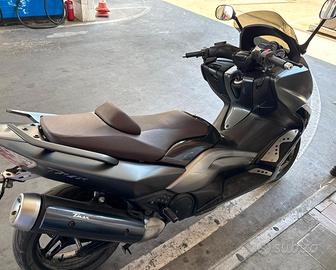 YAMAHA TMAX