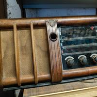 Radio in radica funzionante anni 40