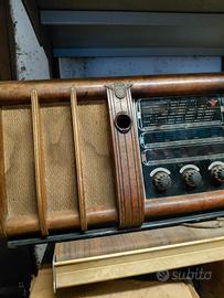Radio in radica funzionante anni 40