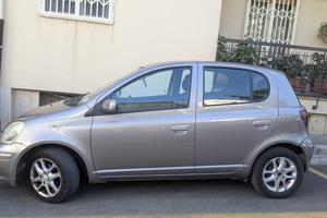 Toyota yaris 2004 diesel 1100€