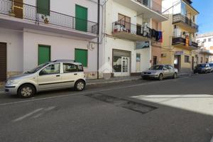 NEGOZIO A POLICORO